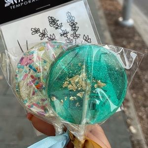 Meet your Posher, Rojita